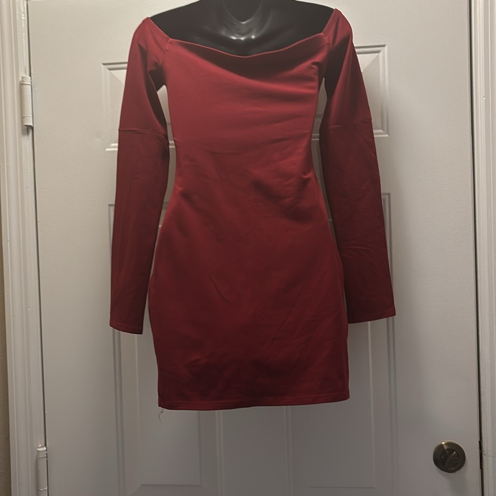 Express Bodycon off shoulder dress - Picture 3 of 3